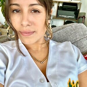 Meet your Posher, Adriana